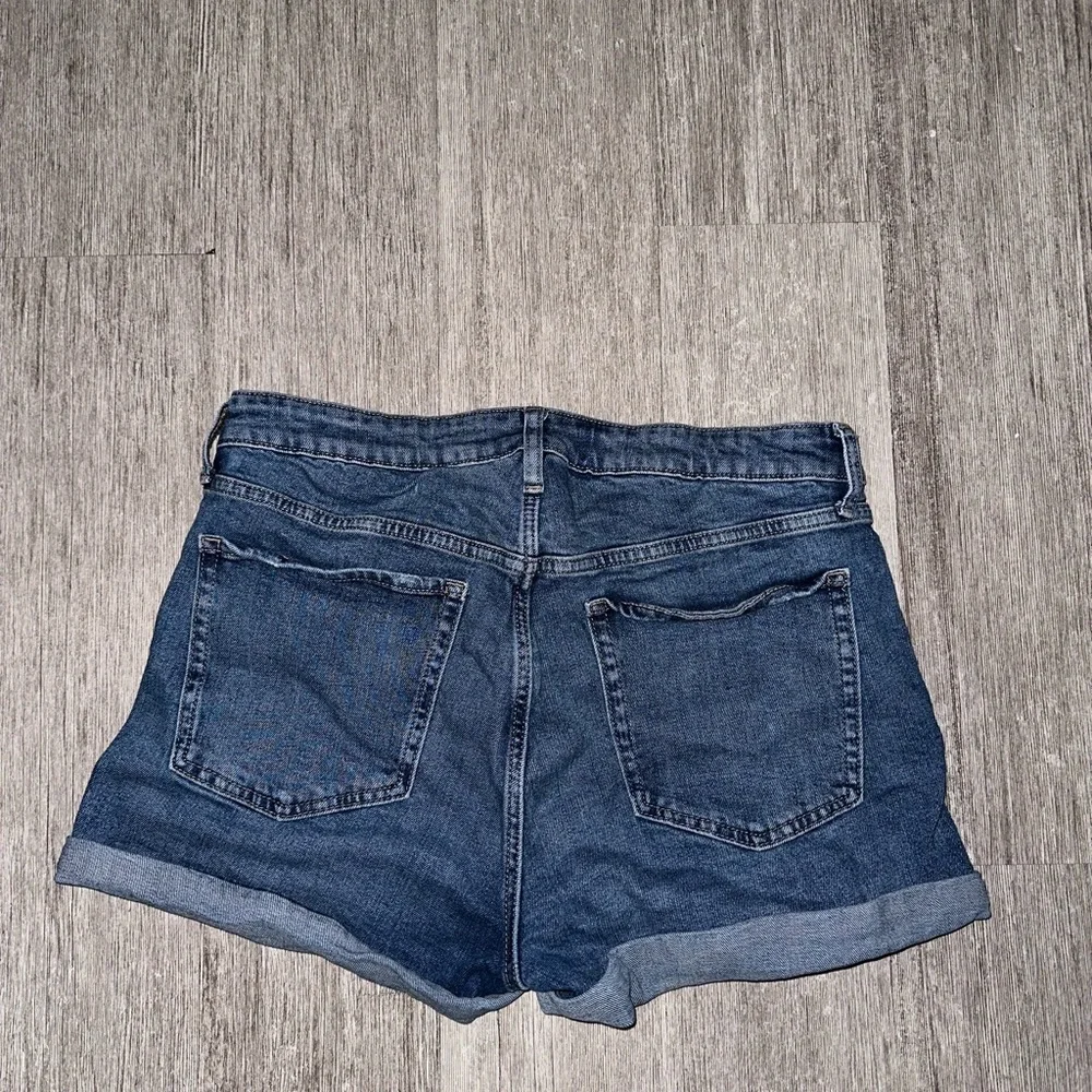 Old Navy High Rise Medium Wash O.G Straight Distressed Shorts